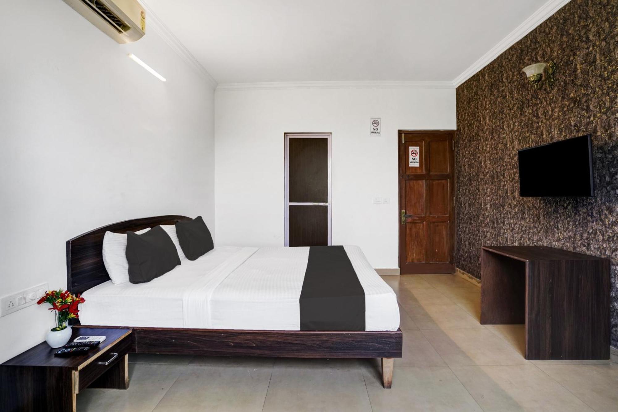 Super Hotel O Porvorim Sangolda Bagian luar foto