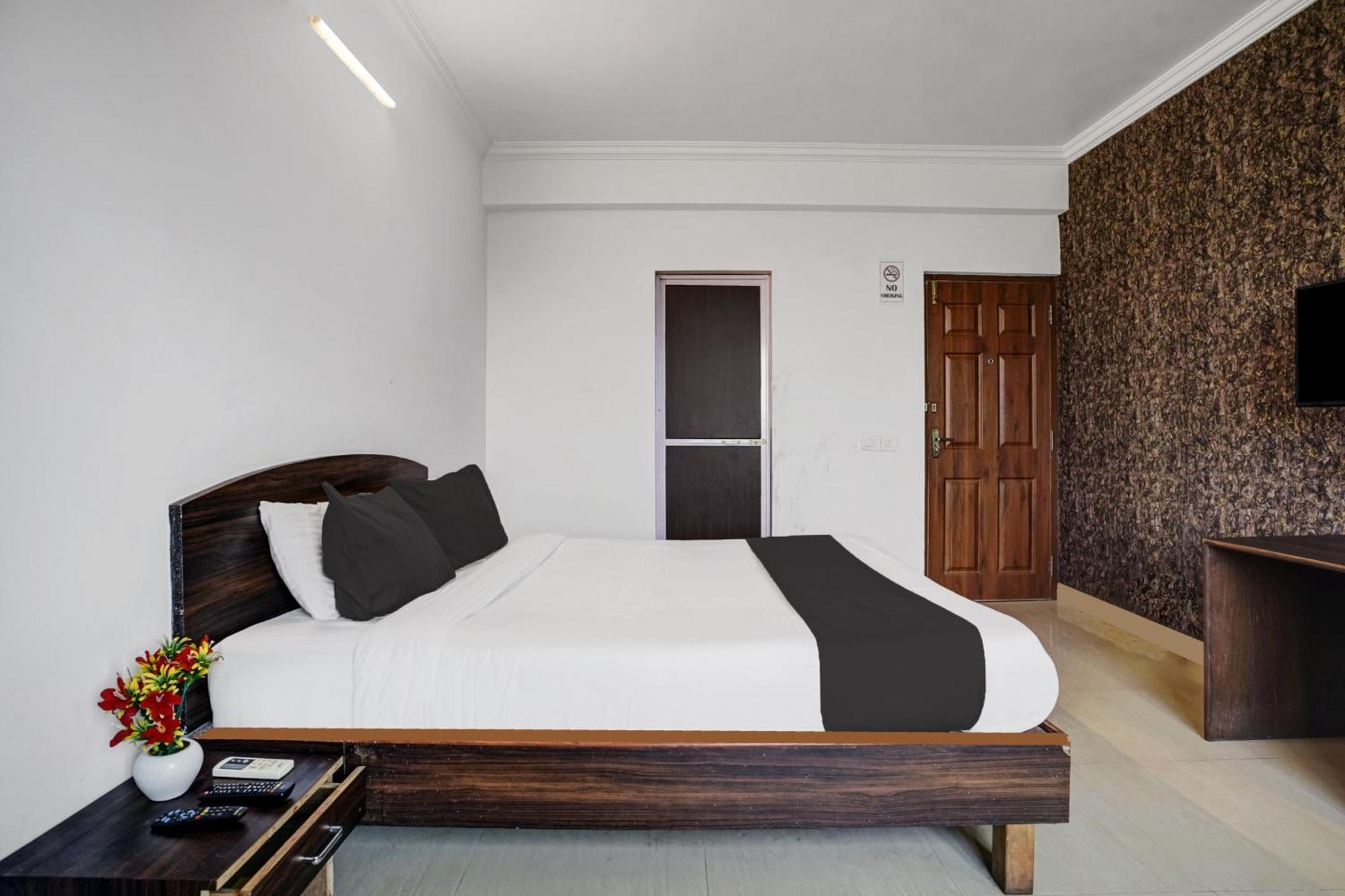 Super Hotel O Porvorim Sangolda Bagian luar foto