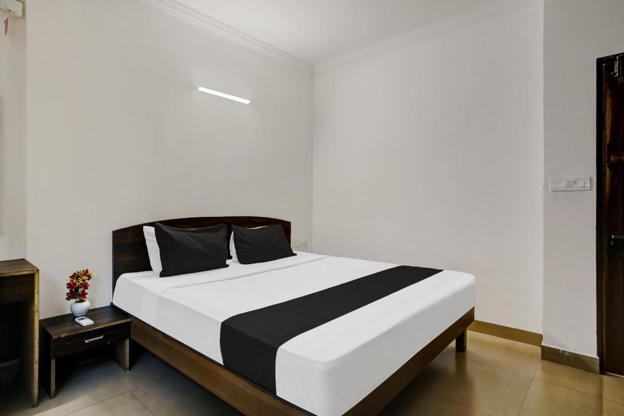 Super Hotel O Porvorim Sangolda Bagian luar foto